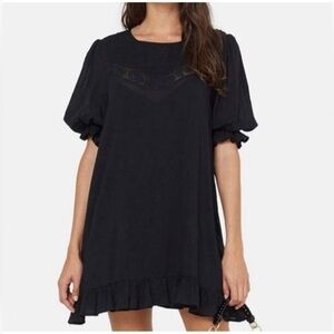 ✨ AUGUSTE

Lila Mini Dress Medium Black 


$179